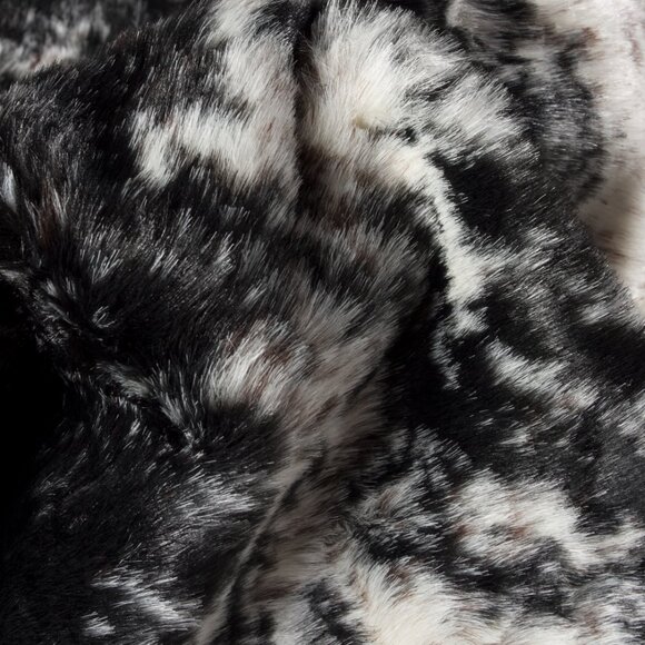 Luxe Home Decor Classic Faux Hide Rug | 1-Piece | Edinburgh s&p black/white - Picture 4 of 4